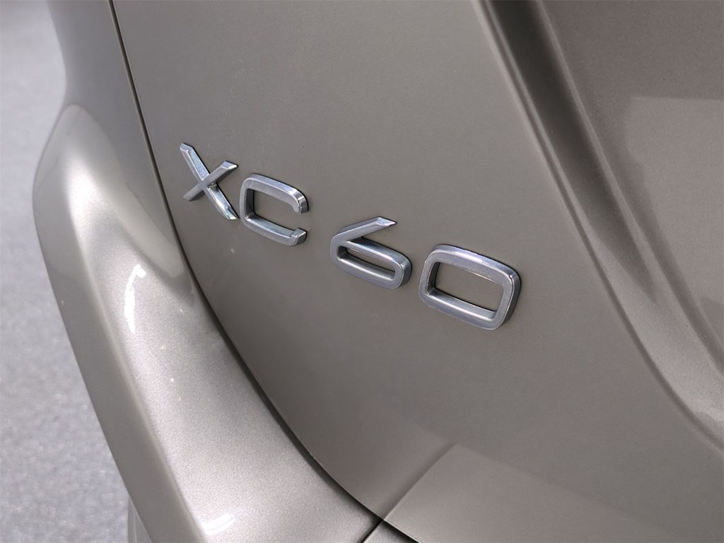 2016 Volvo XC60 T6 26
