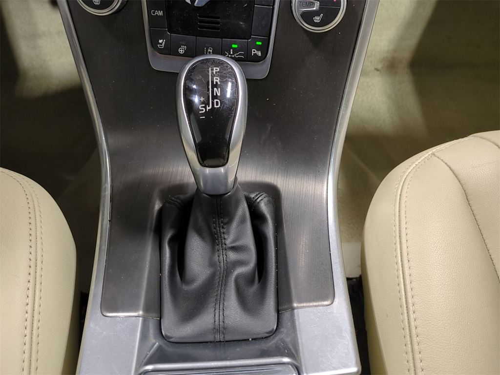 2016 Volvo XC60 T6 39