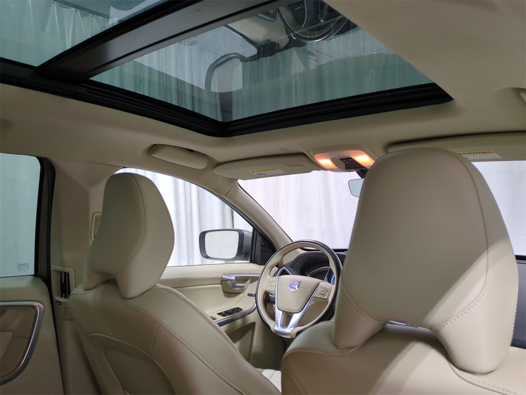 2016 Volvo XC60 T6 31