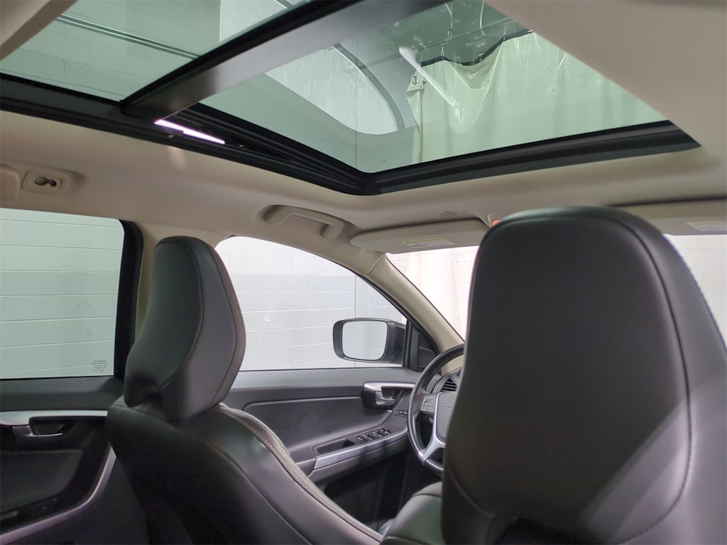 Thumbnail: 2011 Volvo XC60 - 31