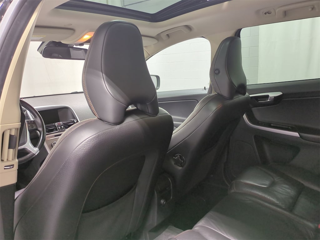 Thumbnail: 2011 Volvo XC60 - 13