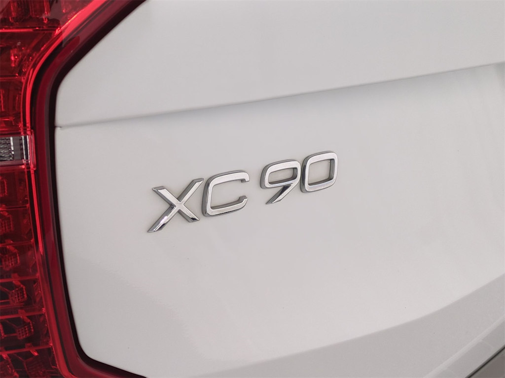 Thumbnail: 2022 Volvo XC90 - 26