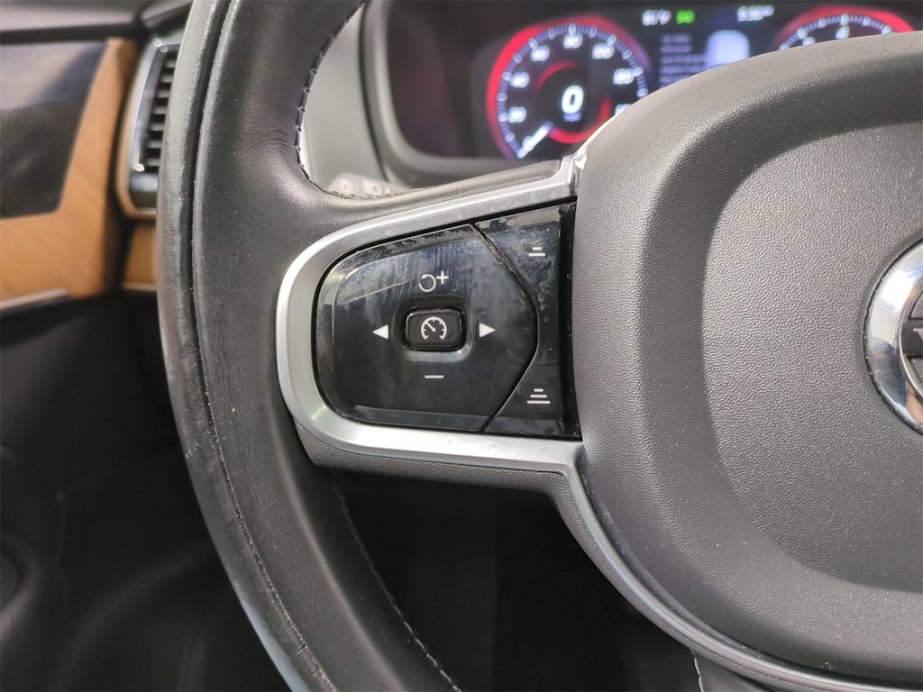 Thumbnail: 2022 Volvo XC90 - 32