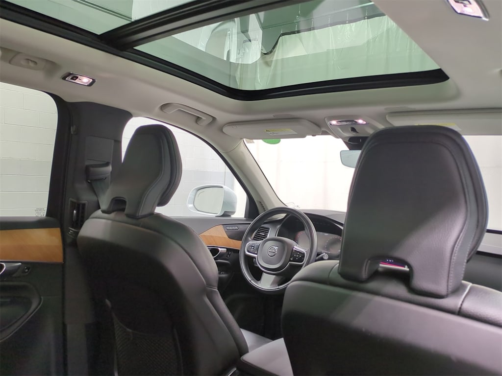 Thumbnail: 2022 Volvo XC90 - 31