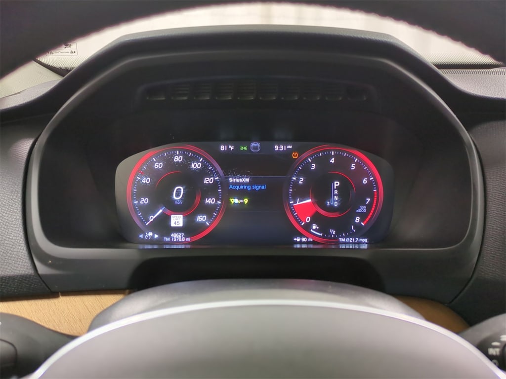Thumbnail: 2022 Volvo XC90 - 17