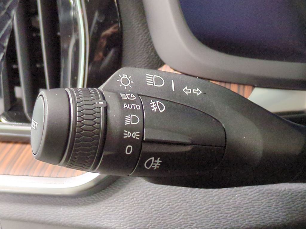 Thumbnail: 2025 Volvo V60 - 17