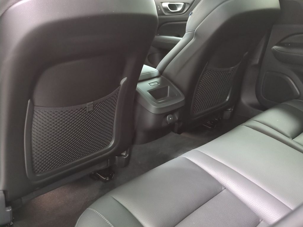 Thumbnail: 2025 Volvo V60 - 13