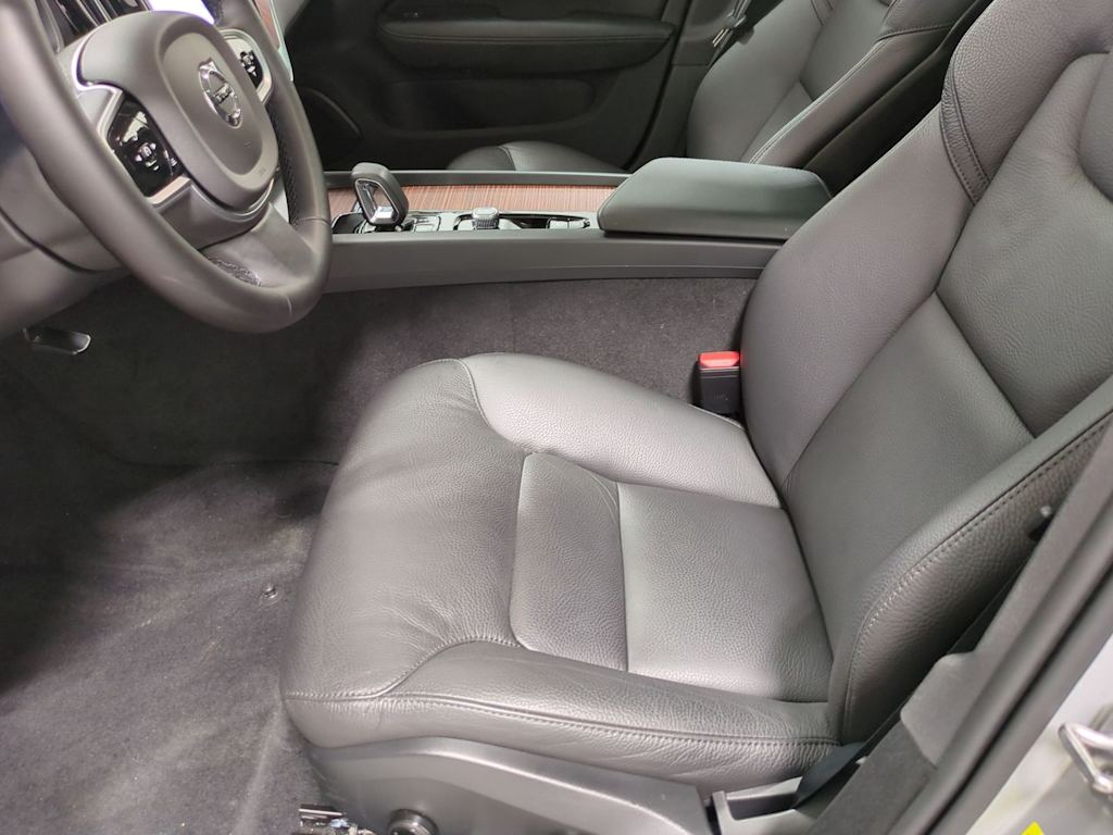 Thumbnail: 2025 Volvo V60 - 11