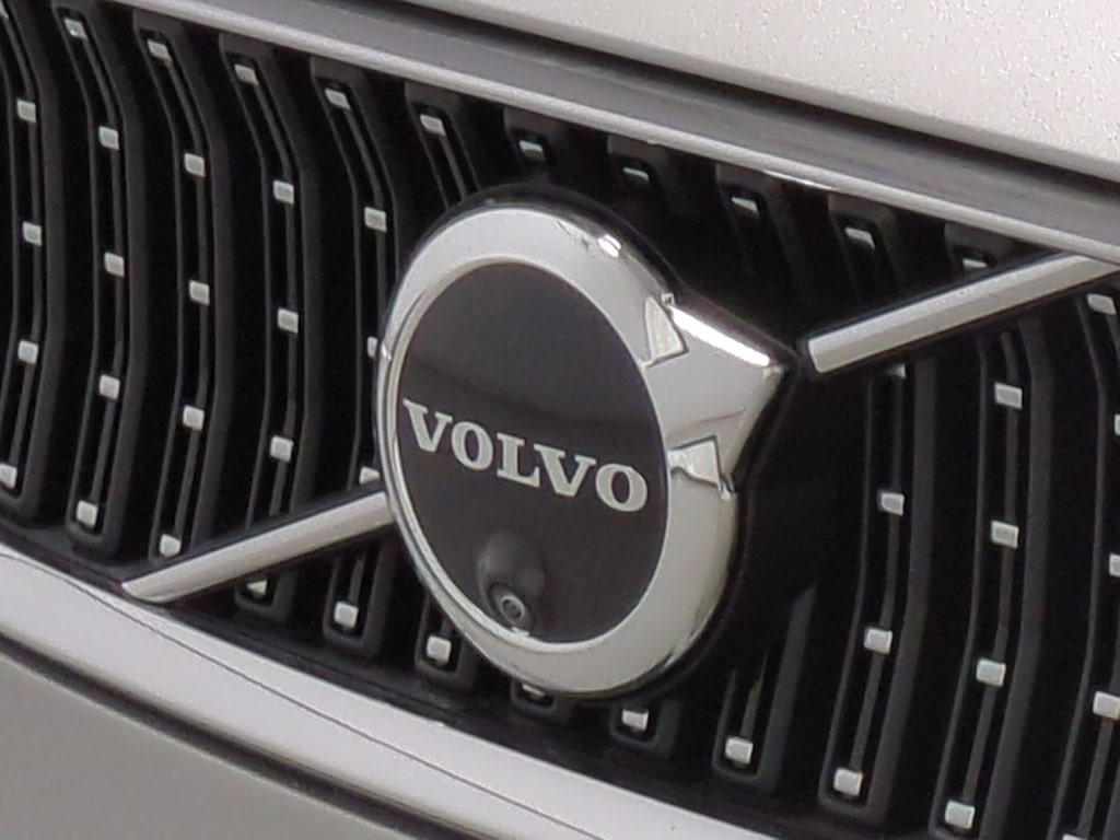 Thumbnail: 2025 Volvo V60 - 7