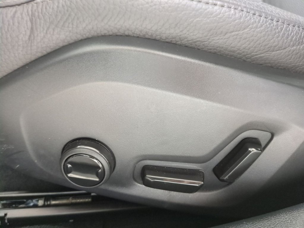 Thumbnail: 2025 Volvo V60 - 27