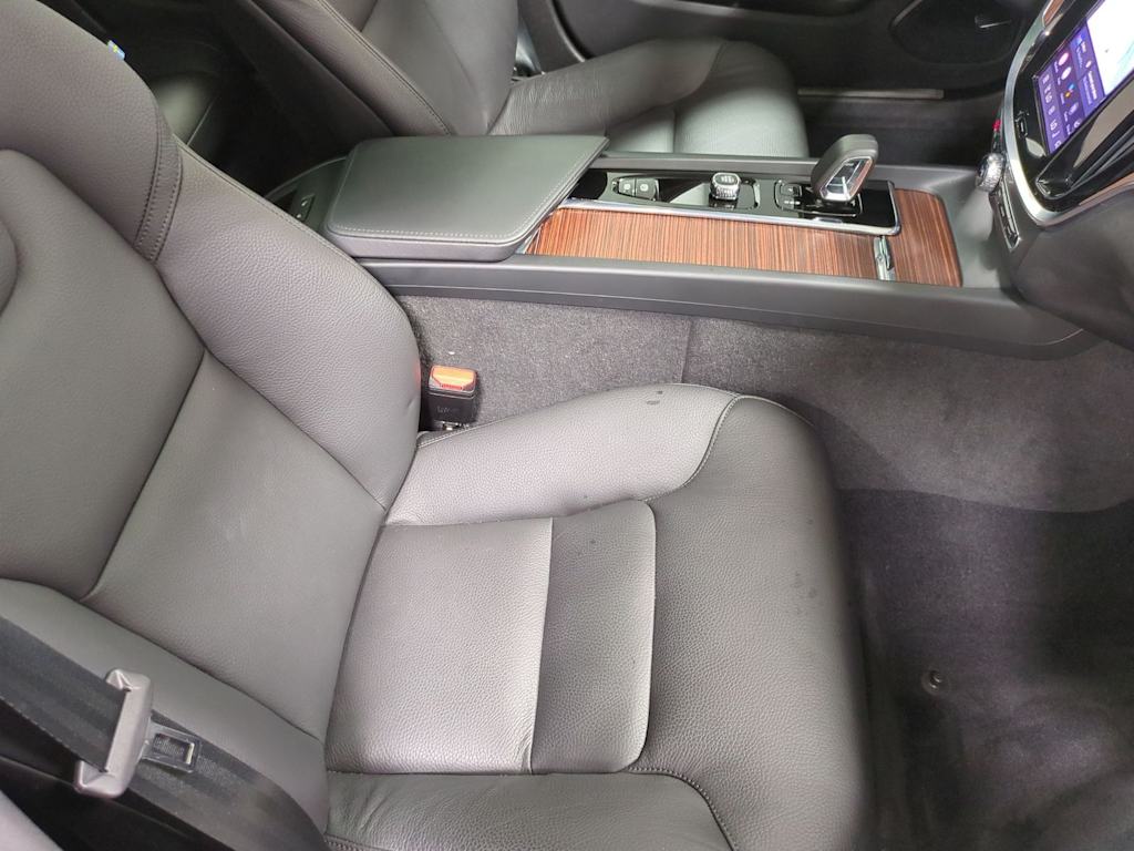 Thumbnail: 2025 Volvo V60 - 31