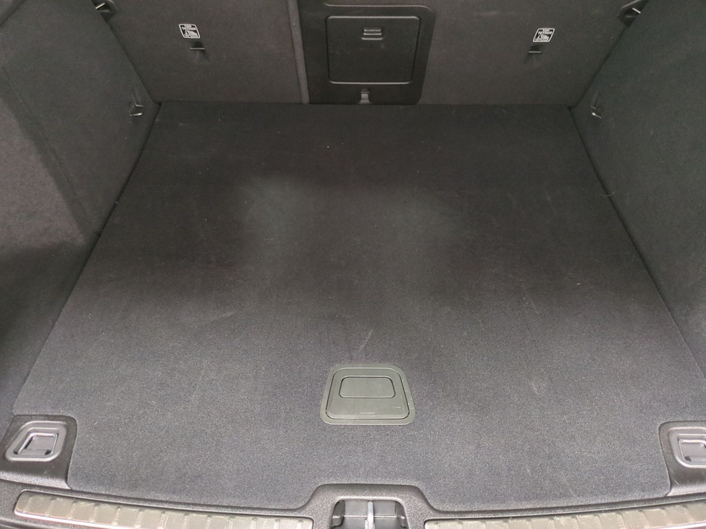 Thumbnail: 2025 Volvo V60 - 18