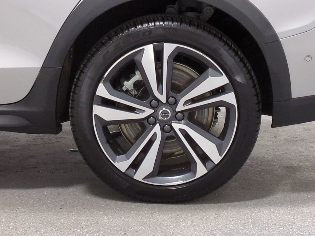 Thumbnail: 2025 Volvo V60 - 8