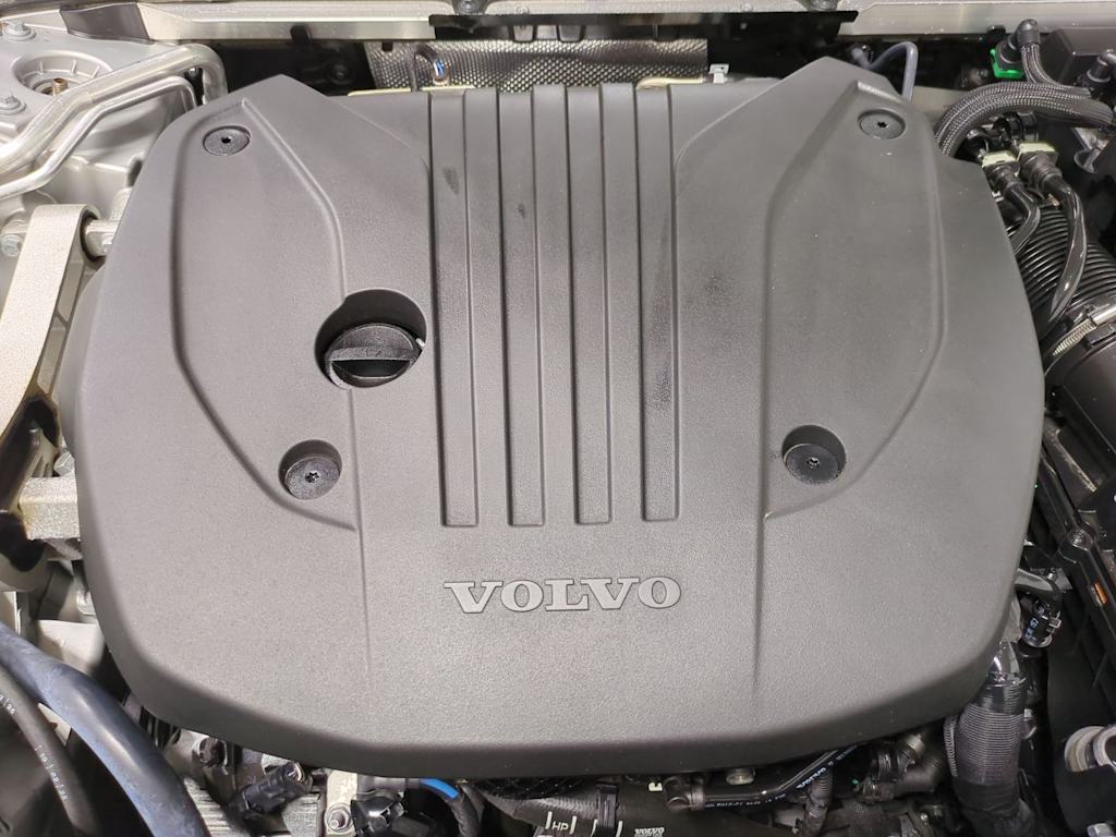 Thumbnail: 2025 Volvo V60 - 9