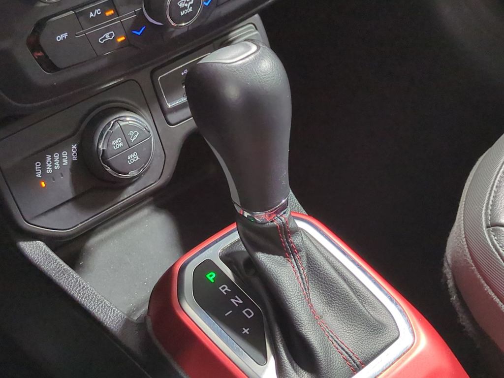 Thumbnail: 2019 Jeep Renegade - 34