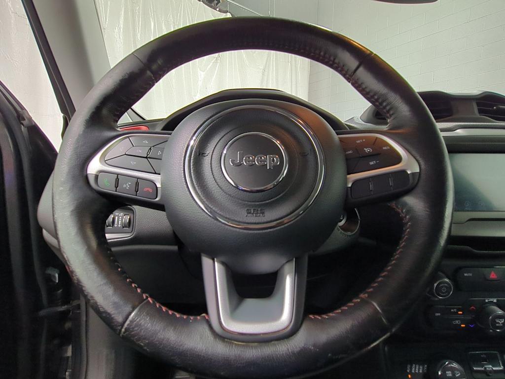 Thumbnail: 2019 Jeep Renegade - 13