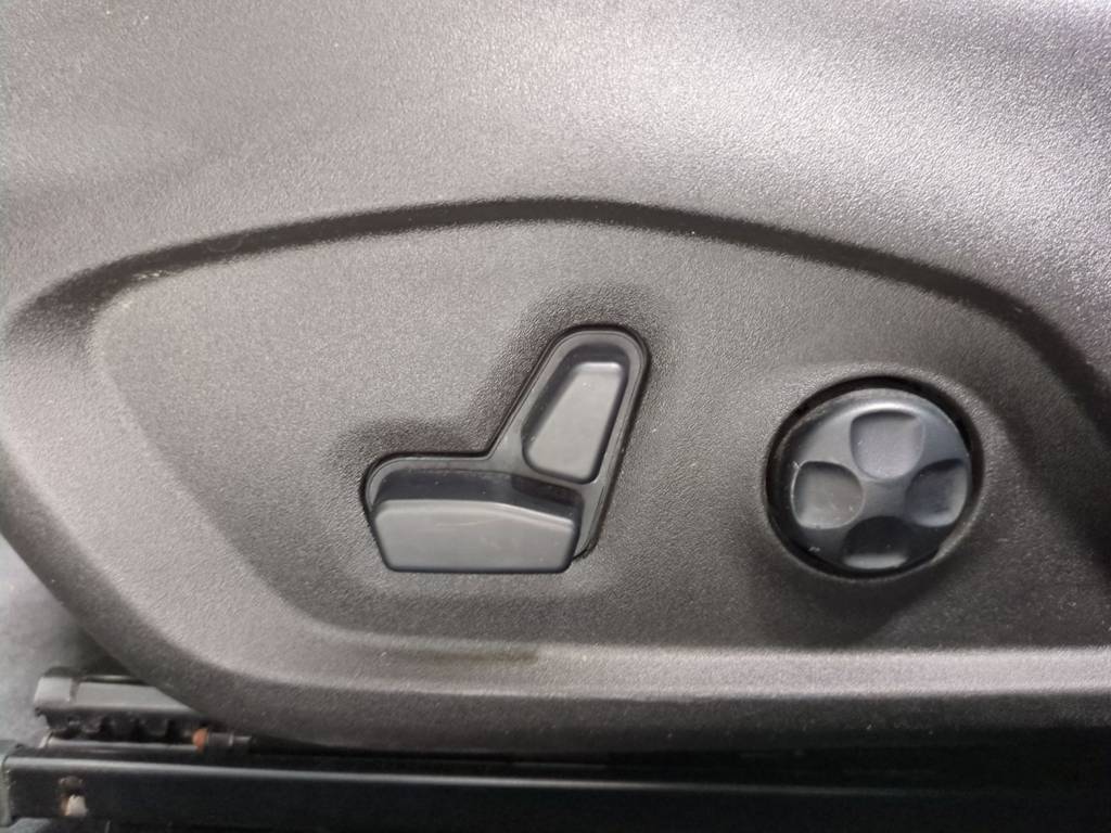 Thumbnail: 2019 Jeep Renegade - 26