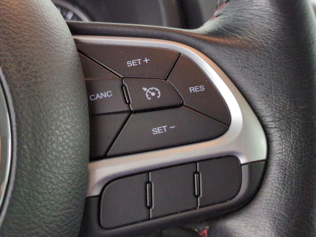 Thumbnail: 2019 Jeep Renegade - 30