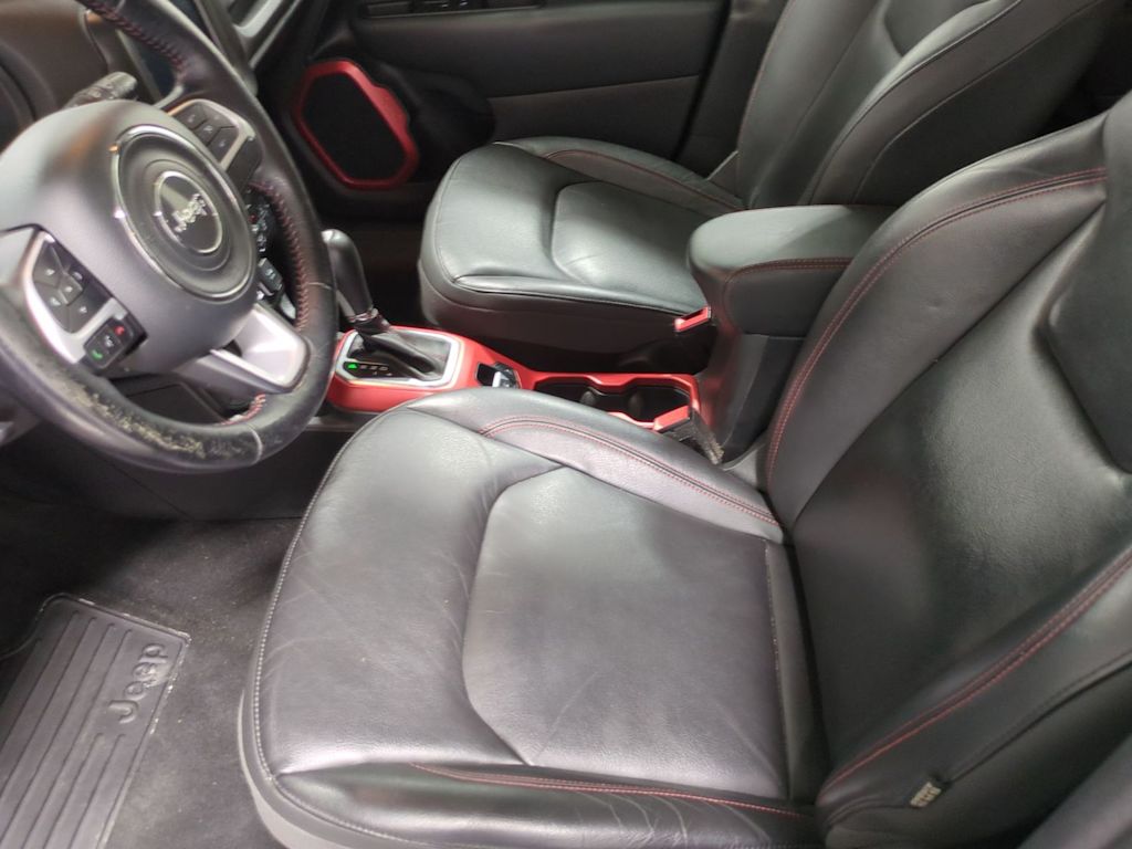 Thumbnail: 2019 Jeep Renegade - 10