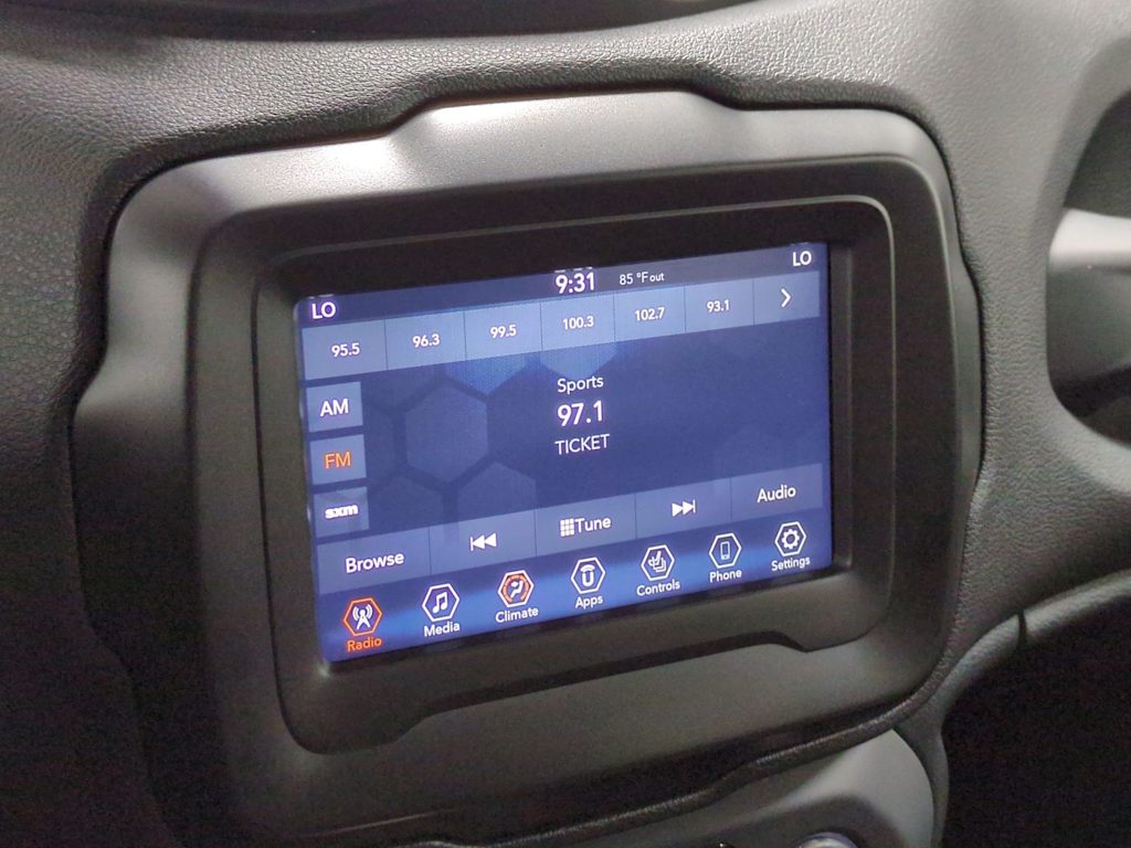 Thumbnail: 2019 Jeep Renegade - 14