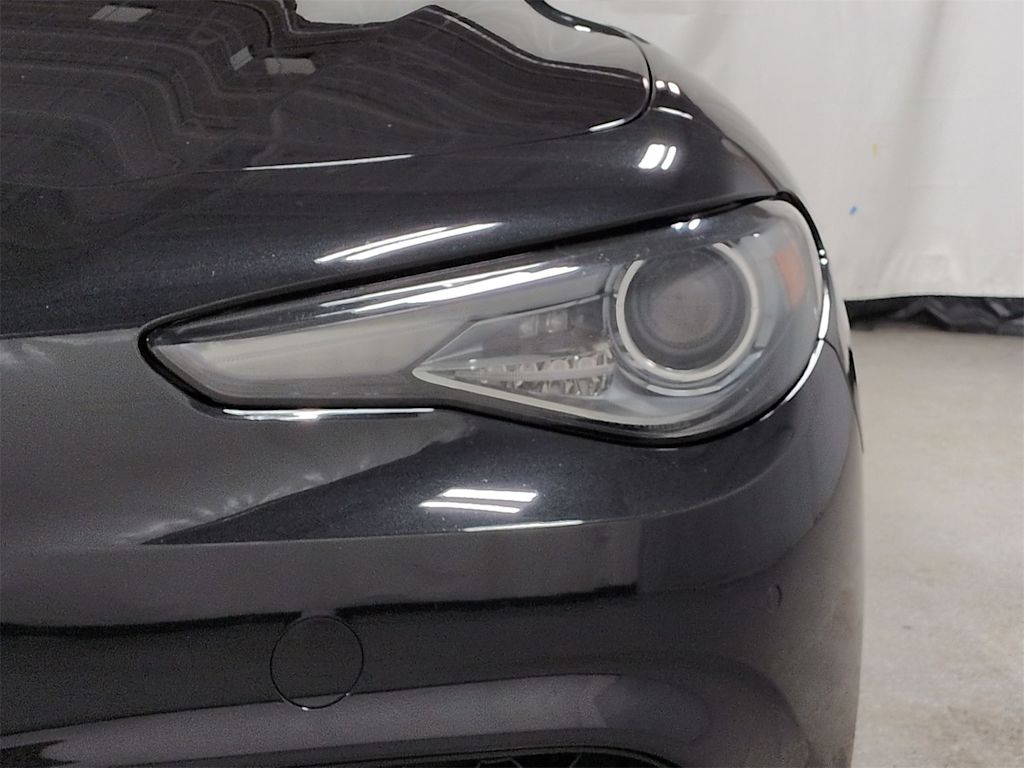 Thumbnail: 2023 Alfa Romeo Giulia - 24