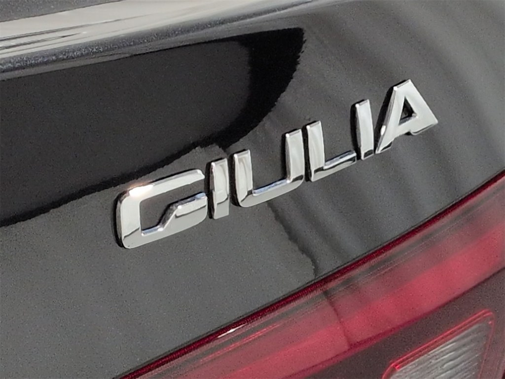 Thumbnail: 2023 Alfa Romeo Giulia - 6