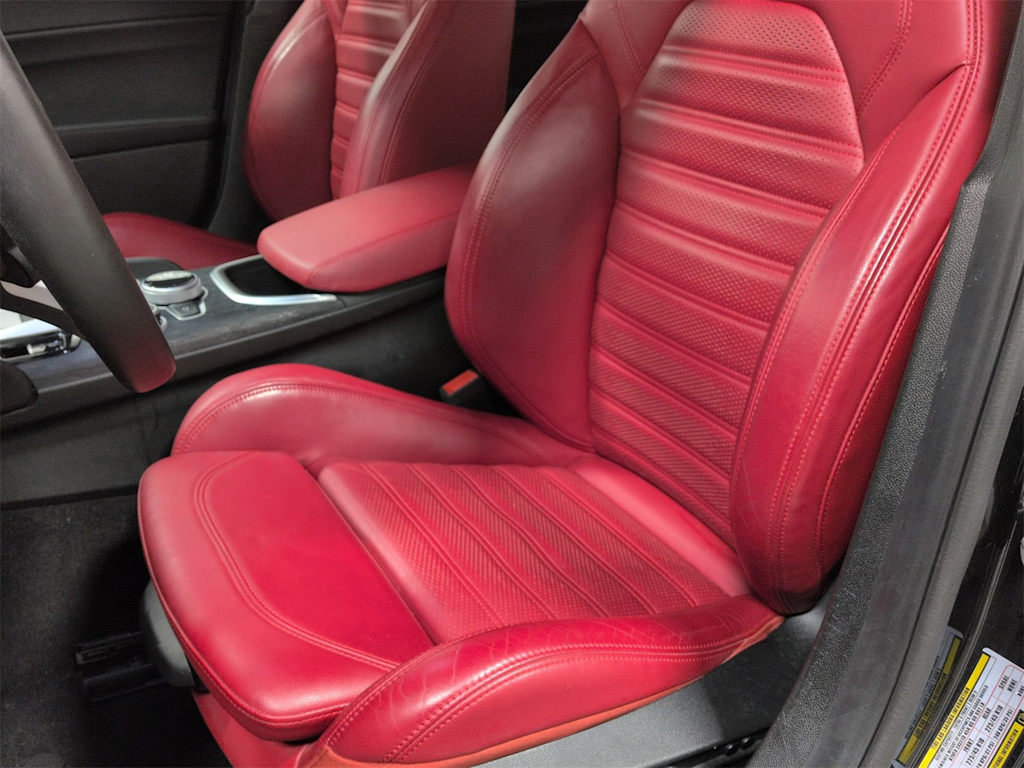 Thumbnail: 2023 Alfa Romeo Giulia - 10