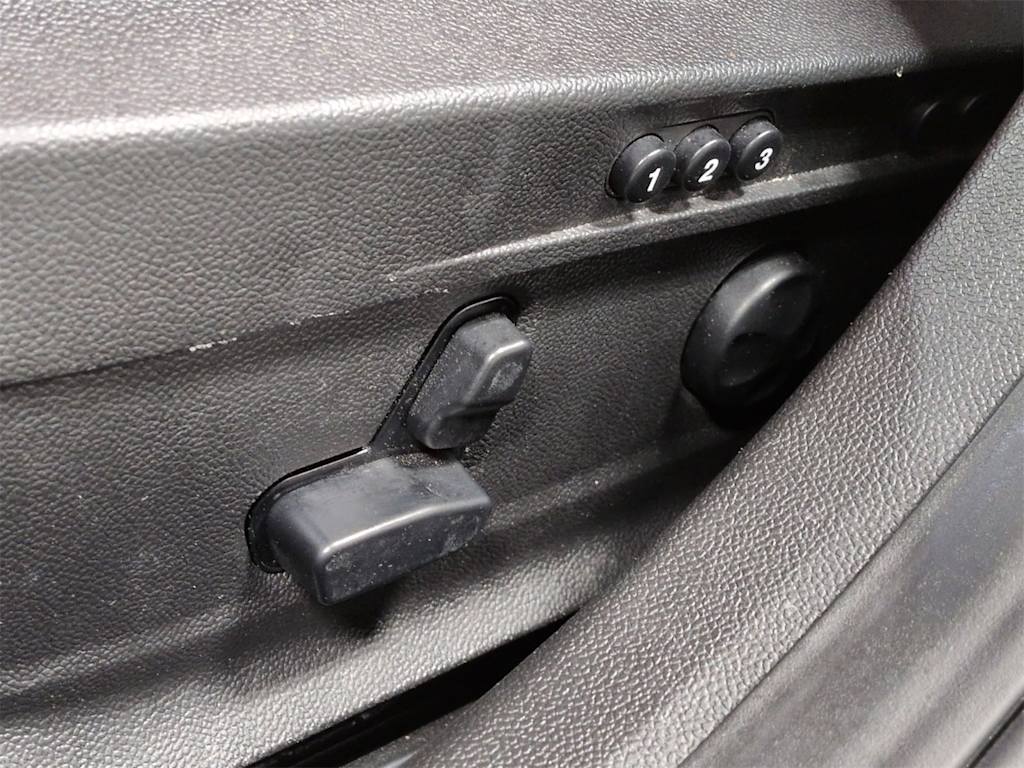 Thumbnail: 2023 Alfa Romeo Giulia - 25