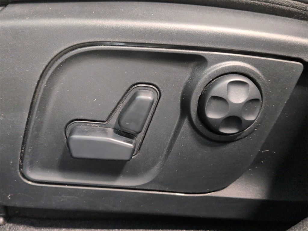 Thumbnail: 2019 Maserati Levante - 27