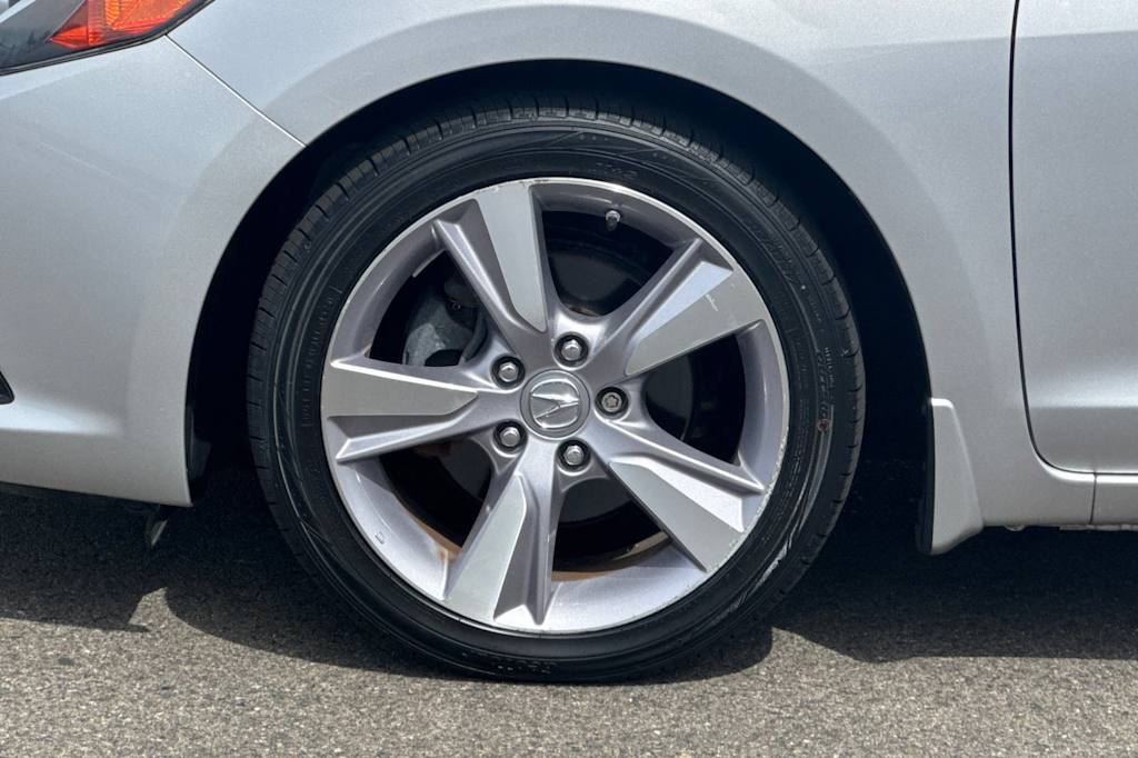 Thumbnail: 2013 Acura ILX - 7