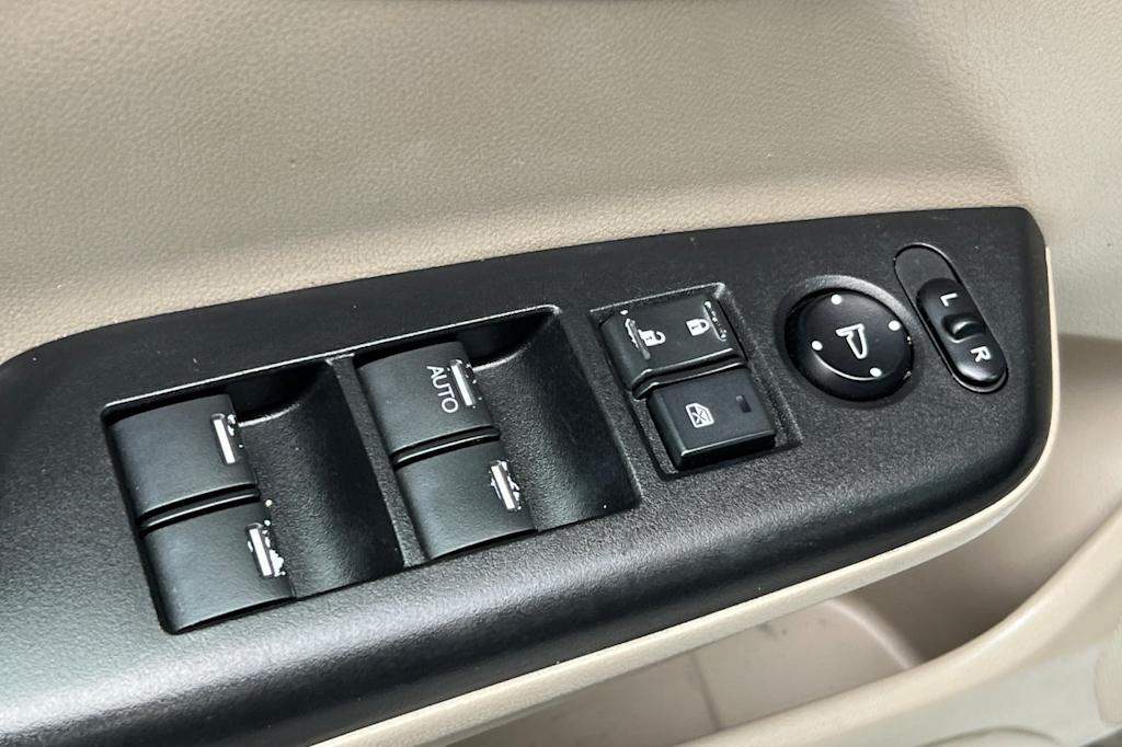 Thumbnail: 2013 Honda Civic - 20