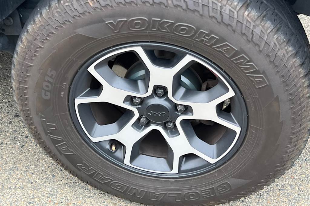 Thumbnail: 2015 Jeep Wrangler - 16