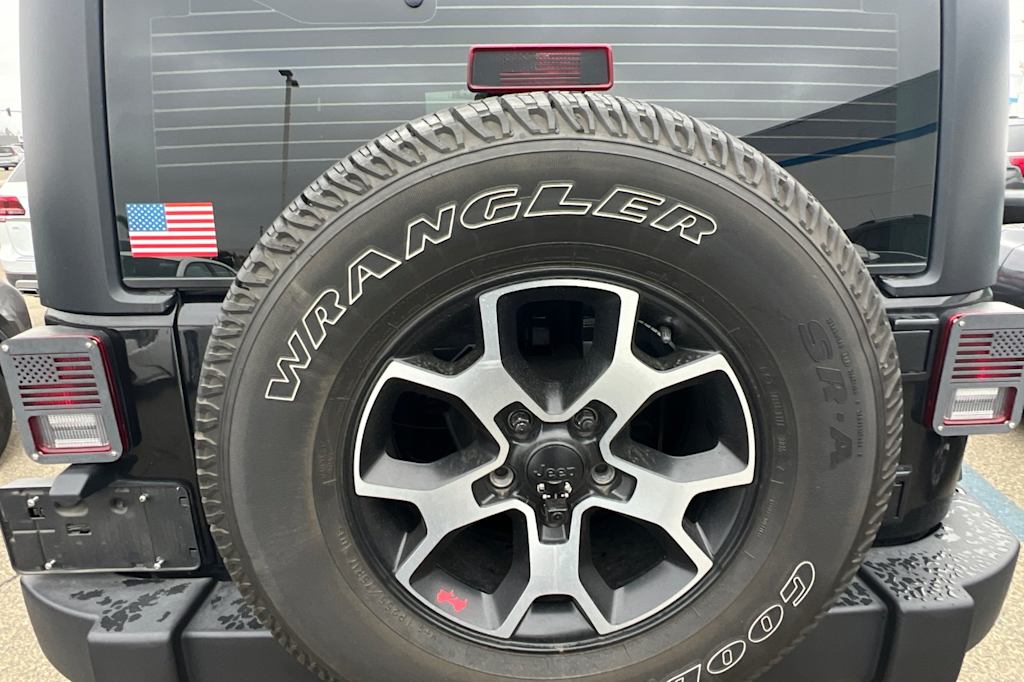 Thumbnail: 2015 Jeep Wrangler - 14