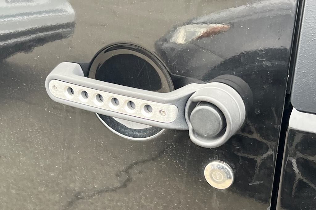 Thumbnail: 2015 Jeep Wrangler - 19