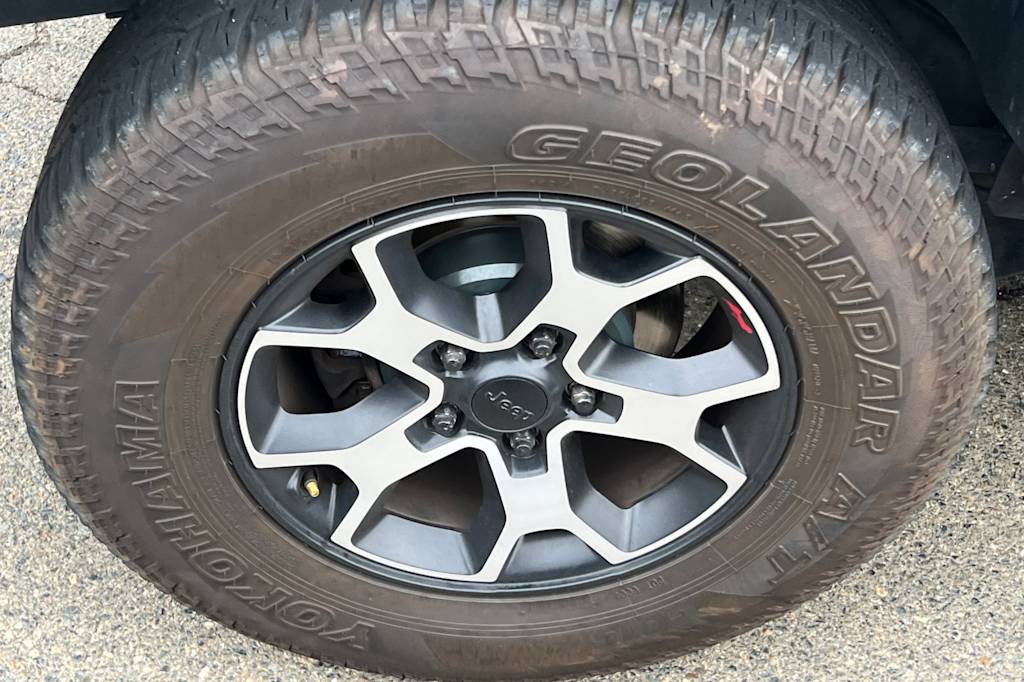 Thumbnail: 2015 Jeep Wrangler - 13