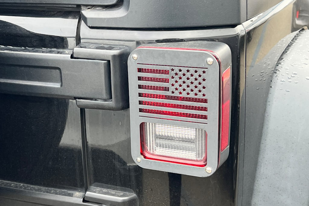 Thumbnail: 2015 Jeep Wrangler - 15