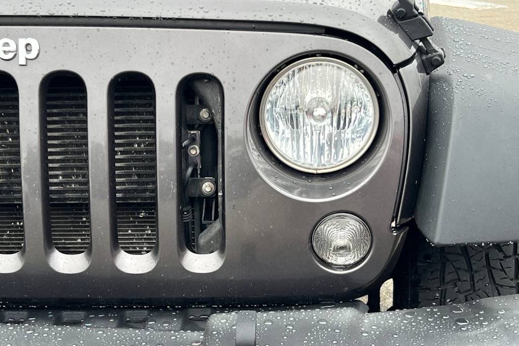 Thumbnail: 2018 Jeep Wrangler - 12