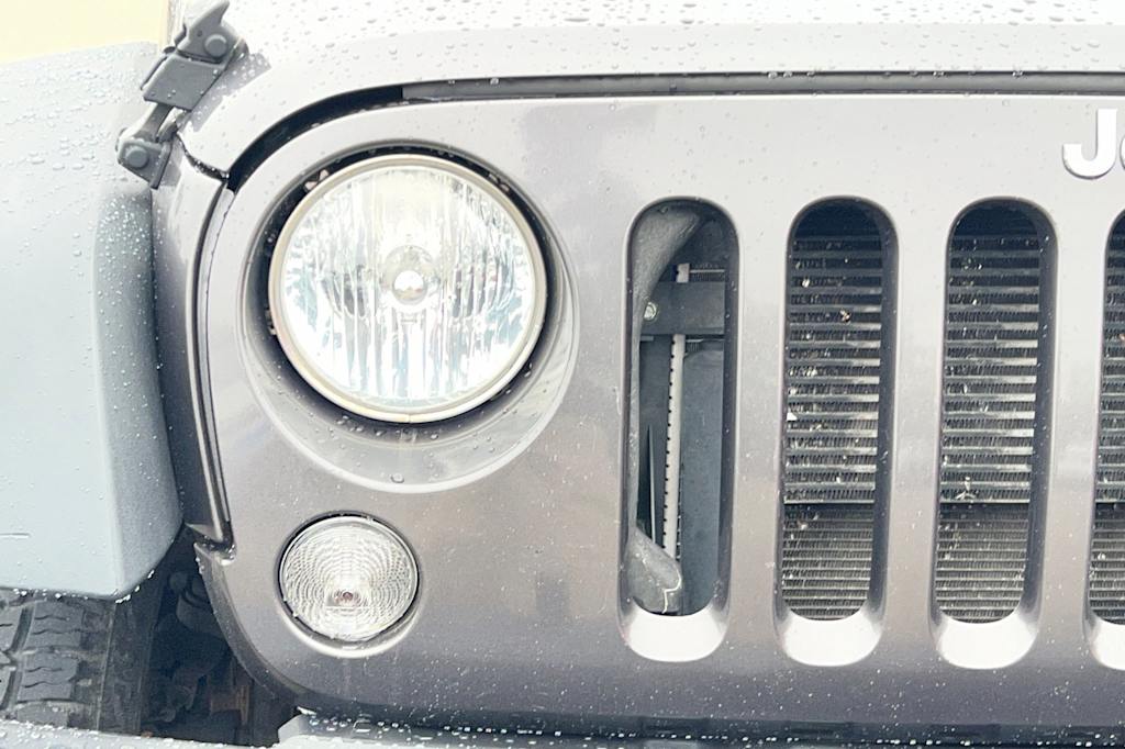 Thumbnail: 2018 Jeep Wrangler - 19