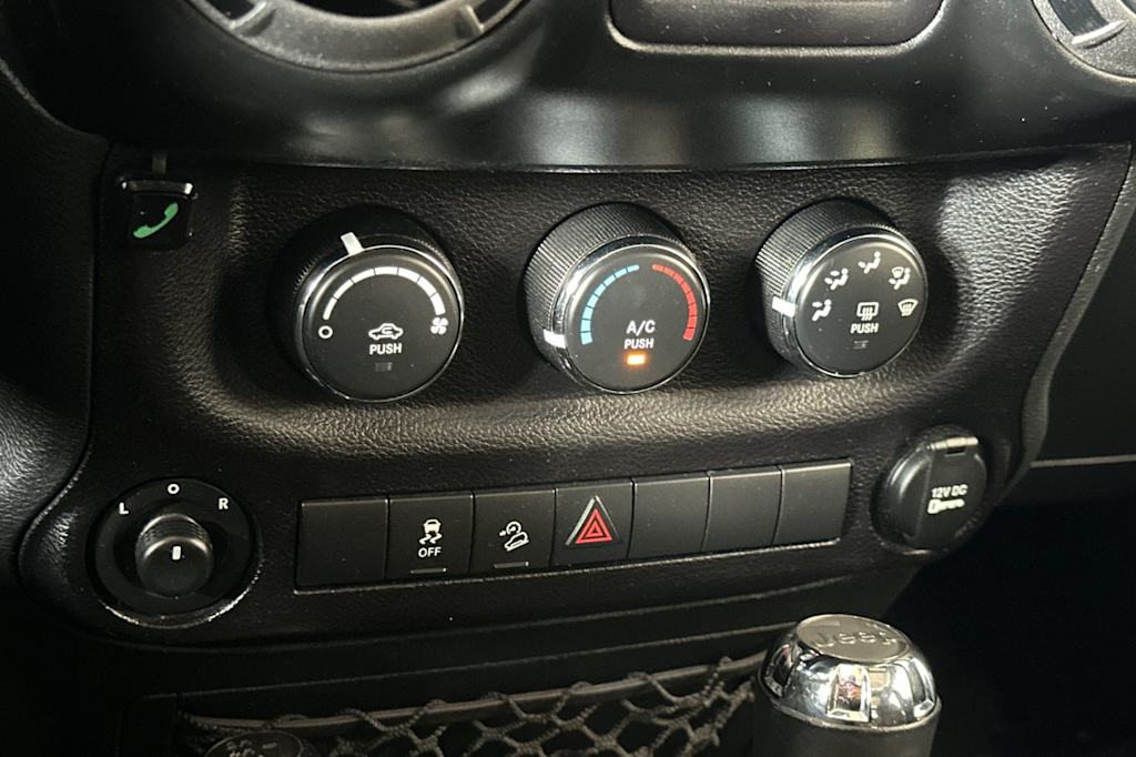 Thumbnail: 2017 Jeep Wrangler - 26
