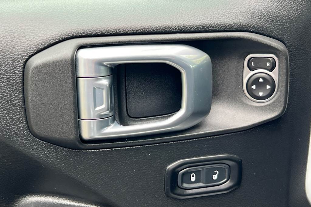 Thumbnail: 2021 Jeep Wrangler - 22