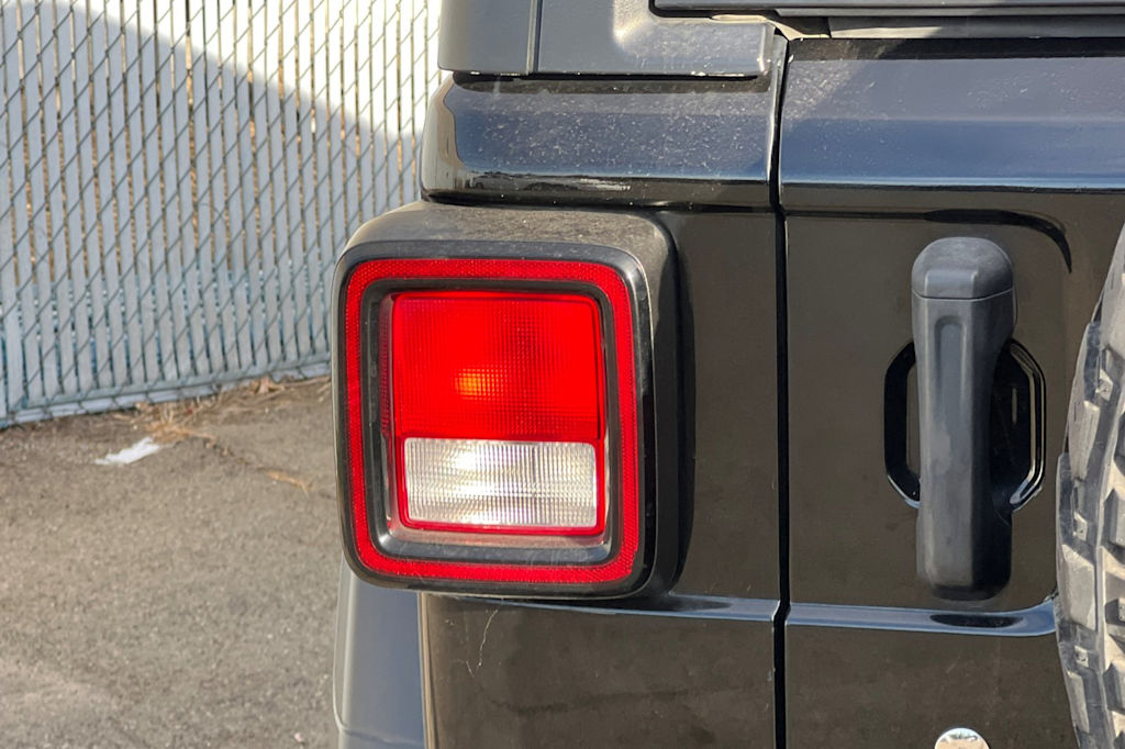 Thumbnail: 2020 Jeep Wrangler - 22