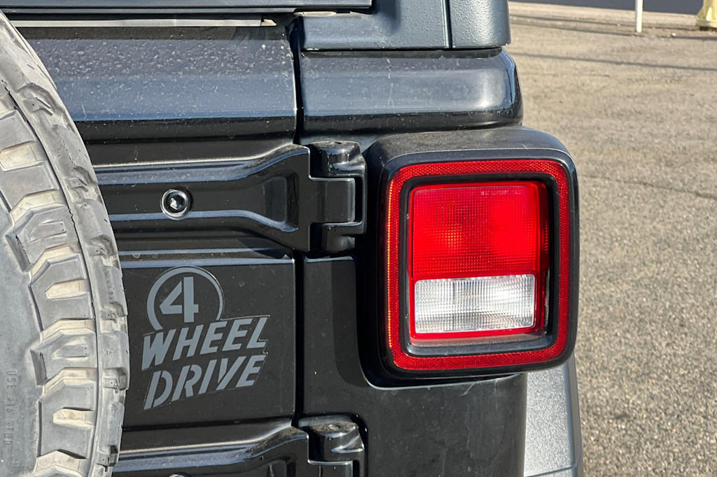 Thumbnail: 2020 Jeep Wrangler - 20