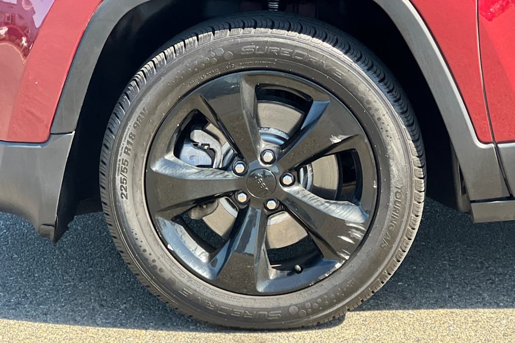 Thumbnail: 2018 Jeep Cherokee - 8