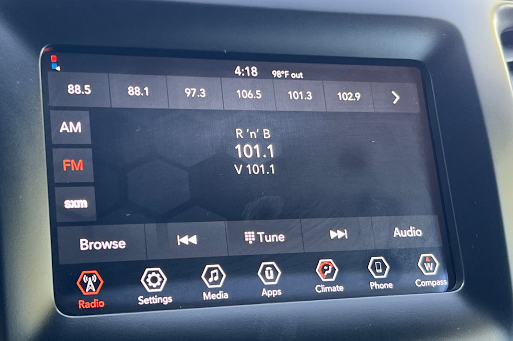 Thumbnail: 2019 Jeep Cherokee - 12