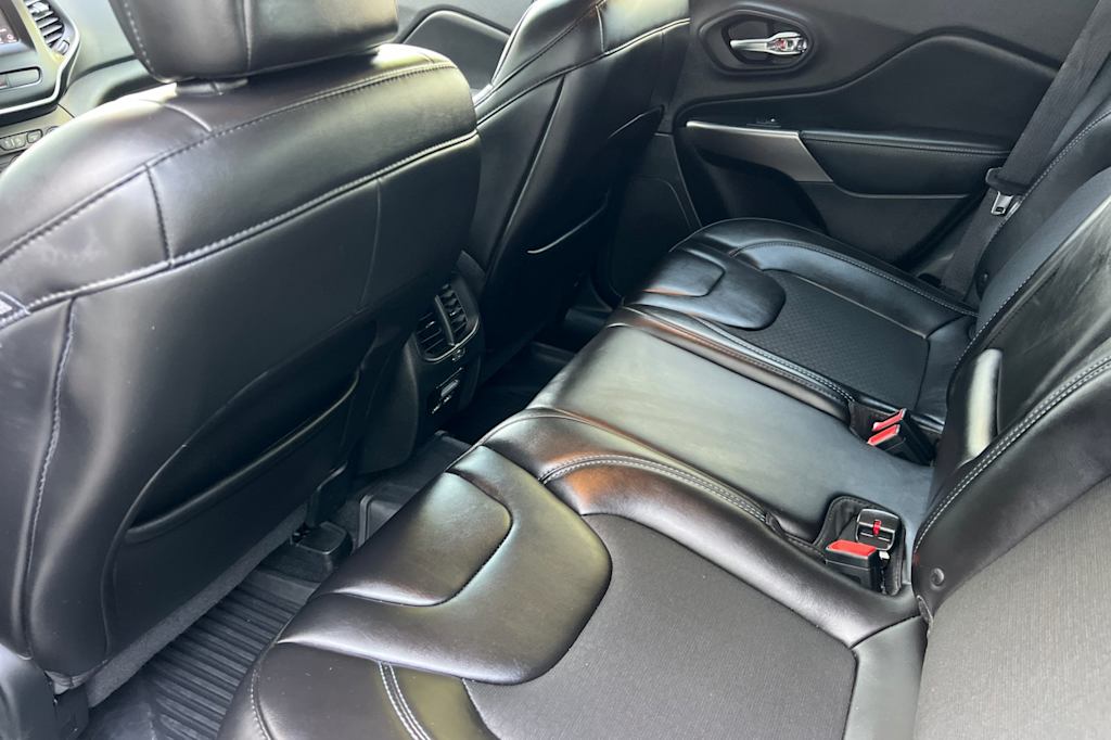 Thumbnail: 2019 Jeep Cherokee - 9