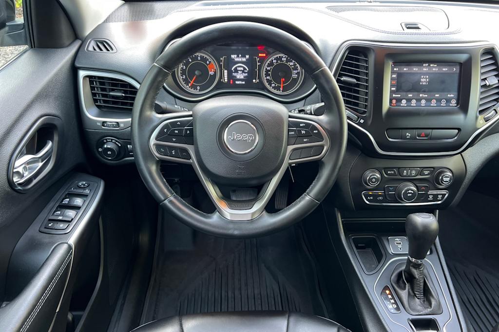 Thumbnail: 2019 Jeep Cherokee - 10