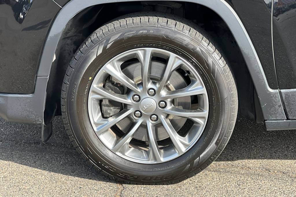Thumbnail: 2019 Jeep Cherokee - 7