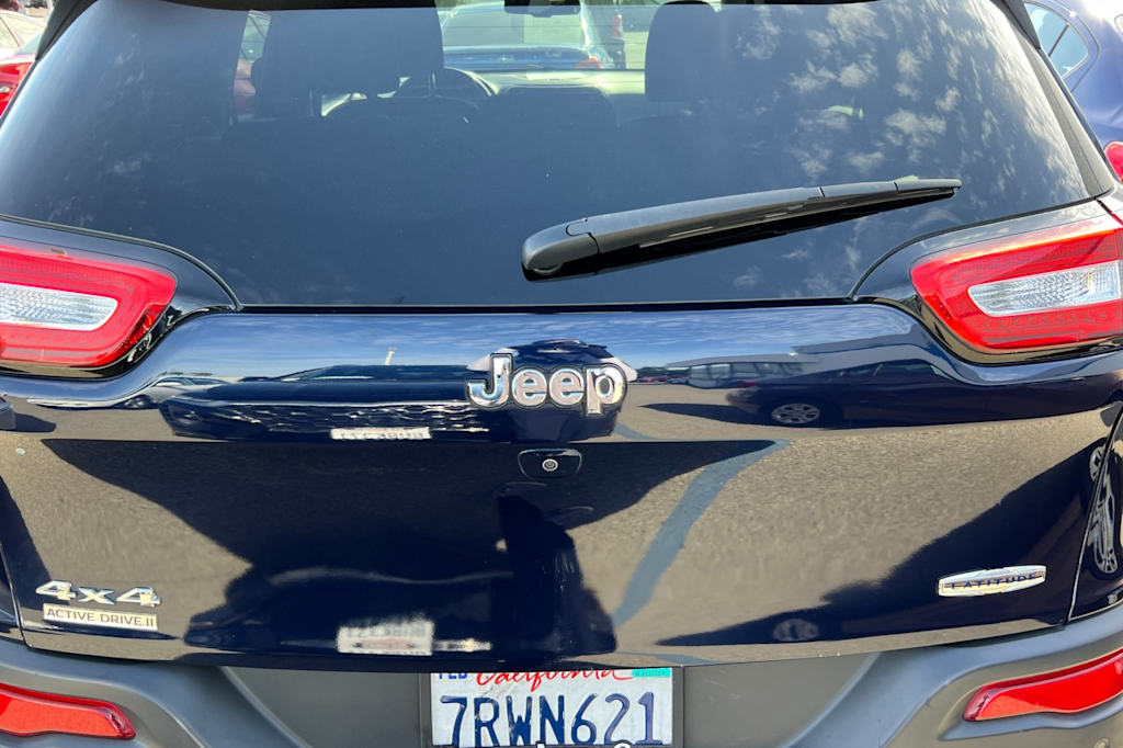 Thumbnail: 2015 Jeep Cherokee - 18