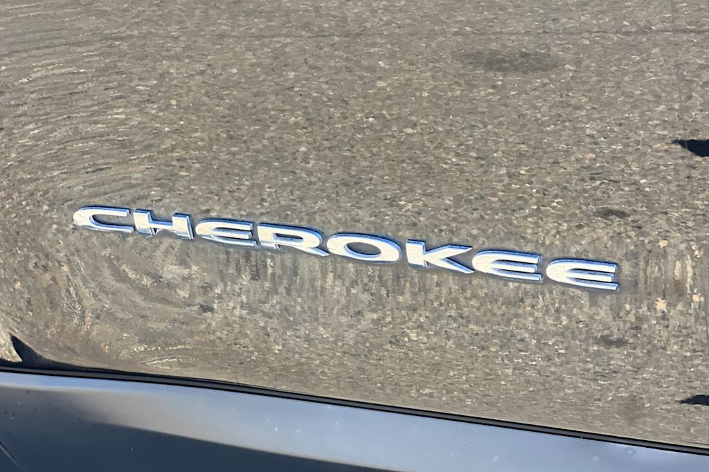 Thumbnail: 2017 Jeep Cherokee - 7