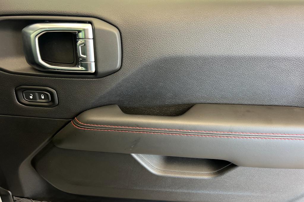 Thumbnail: 2025 Jeep Wrangler - 24